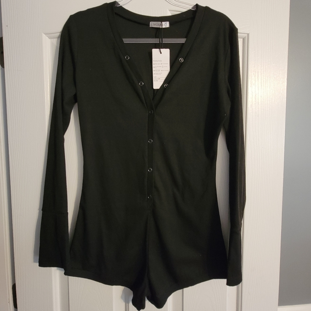Monday V- neck one piece body suit long sleeve ribbed knit